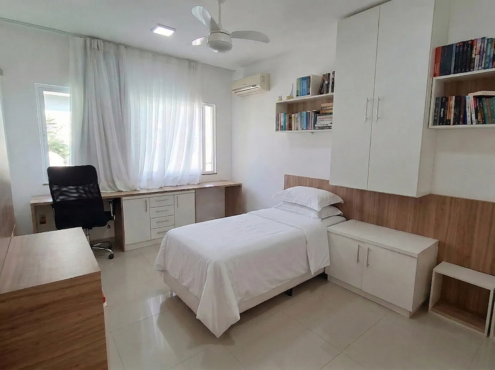 Casa para alugar com 4 quartos, 4 banheiros, 4 vagas e 329m² no Pires Façanha, Eusébio (CE) — foto 12 de 17
