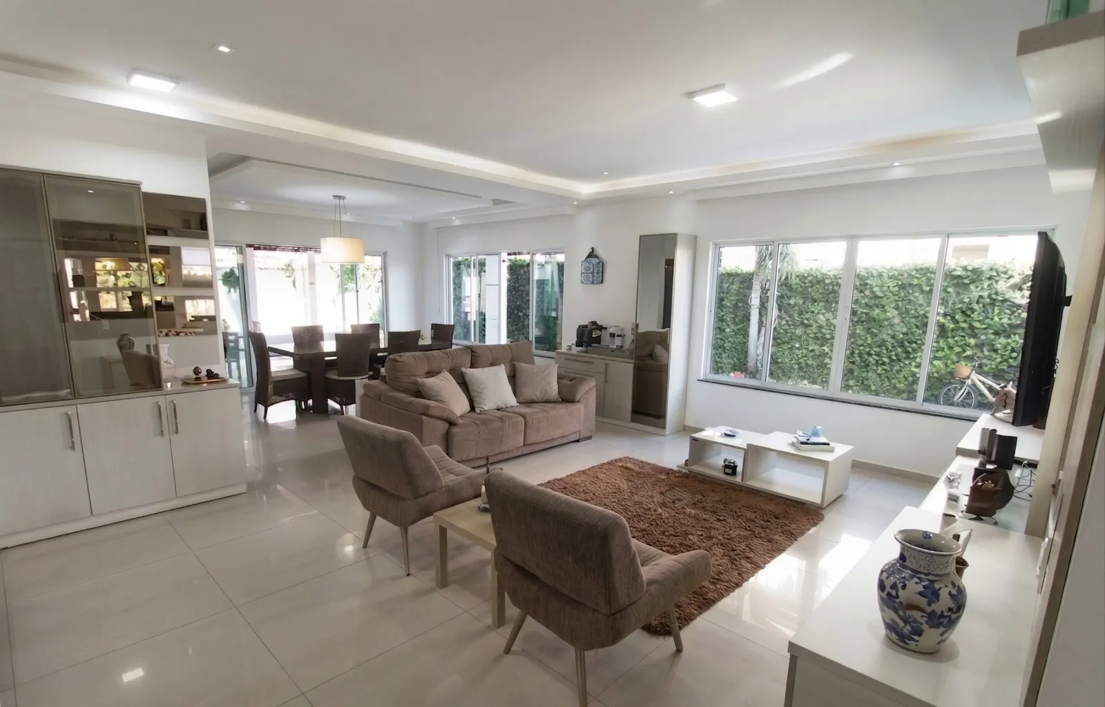 Casa para alugar com 4 quartos, 4 banheiros, 4 vagas e 329m² no Pires Façanha, Eusébio (CE) — foto 3 de 17